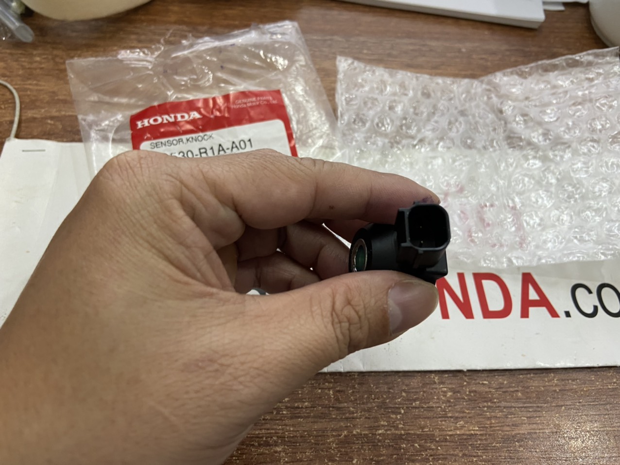 Cảm biến tiếng gõ kích nổ động cơ xe Honda BRIO